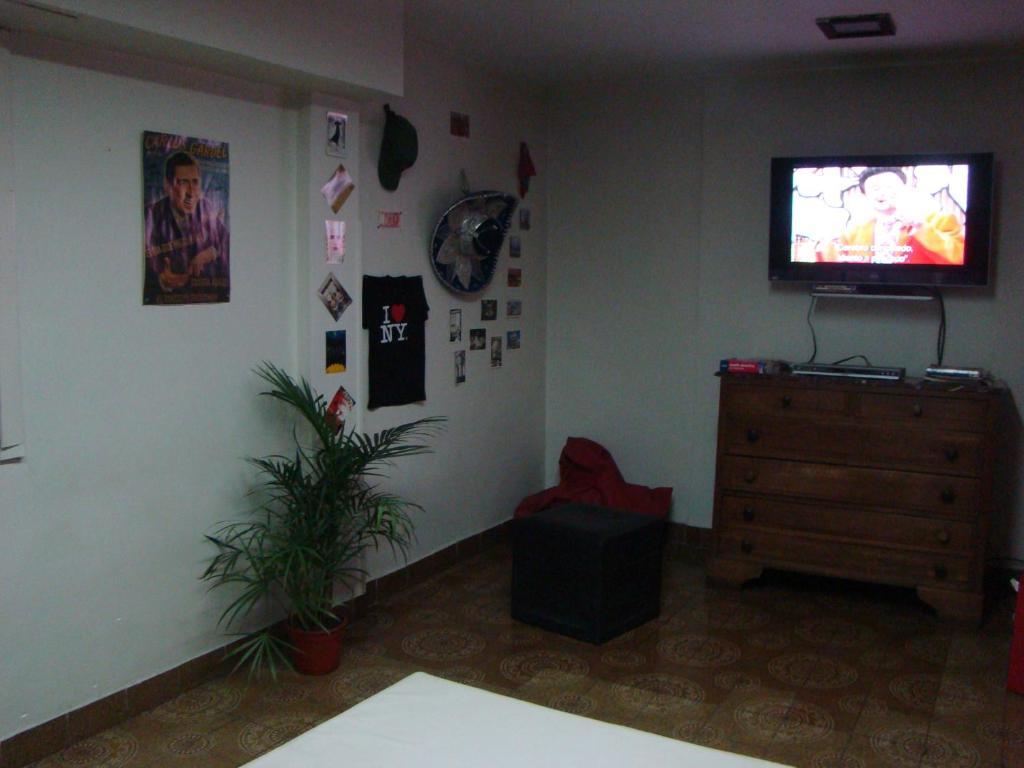 Petit Recoleta Hostel Буэнос-Айрес Экстерьер фото