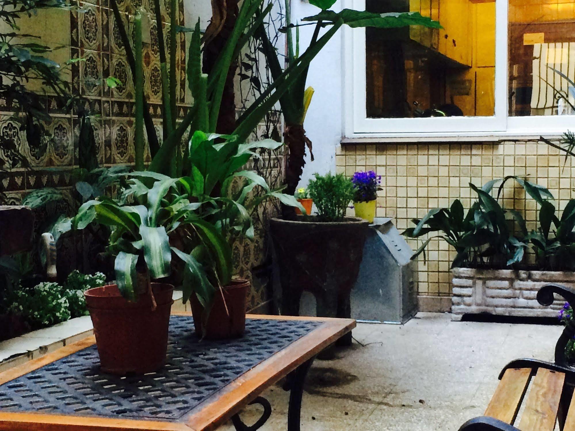 Petit Recoleta Hostel Буэнос-Айрес Экстерьер фото
